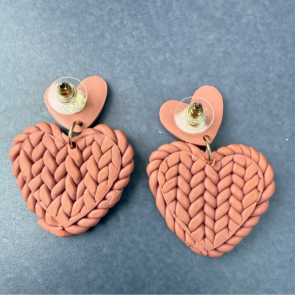 Heart-Shaped Clay Braided Earrings in Sandstone Pink - Picture 5 of 7